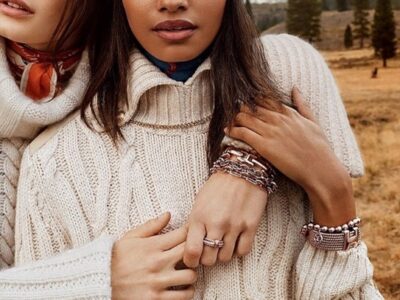 Preppy kledingstijl en sieraden van Tommy Hilfiger